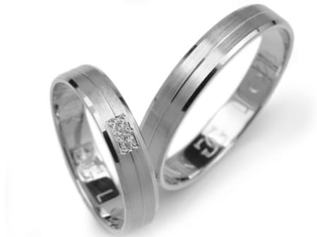 Obrączki ślubne z białego złota płaskie z cyrkoniami 4mm Lovely L028-b