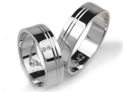 Przejdź do produktu Obrączki ślubne z białego złota płaskie z cyrkoniami 6mm Lux L042