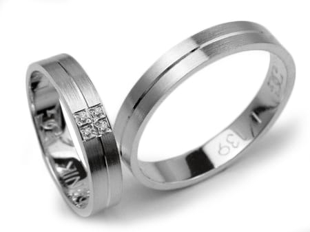 Obrączki ślubne z białego złota płaskie z cyrkoniami 4mm Lovely L139-b