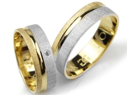 Obrączki ślubne z żółtego i rodowanego złota 333 płaskie z cyrkonią 6mm Lovely L015-333