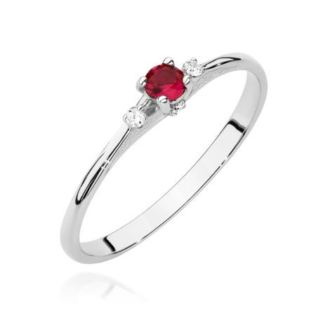 Przejdź do produktu Pierścionek zaręczynowy z białego złota z rubinem i diamentami 0,05ct Fire Of Love