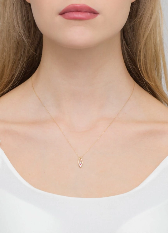 Naszyjnik z żółtego złota z rubinem i diamentami 0,03ct The Diamonds