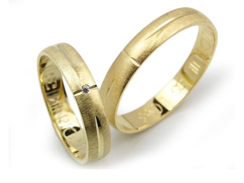 Obrączki ślubne z żółtego złota 333 półokrągłe z cyrkonią 4mm Lovely L068-333