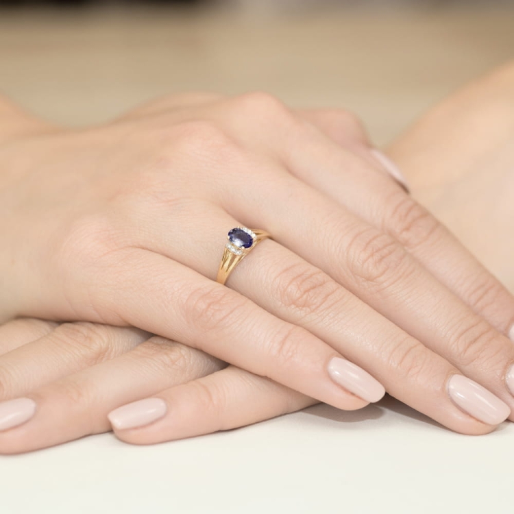 Pierścionek zaręczynowy z żółtego złota z szafirem i diamentami 0,05ct Fire Of Love