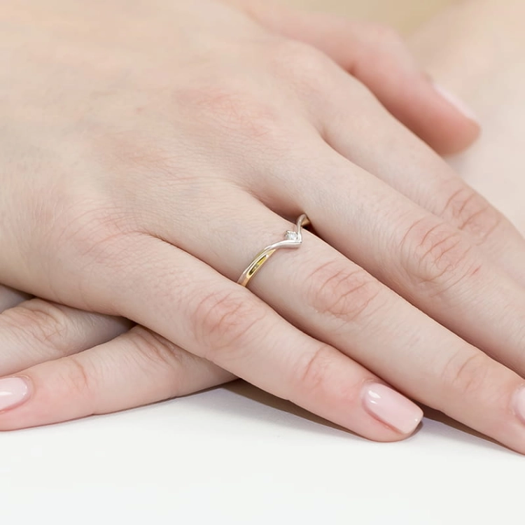 Pierścionek zaręczynowy z żółtego złota z diamentem 0,04ct Fire Of Love