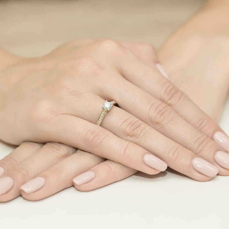 Pierścionek zaręczynowy z żółtego złota z diamentami 0,36ct Fire Of Love