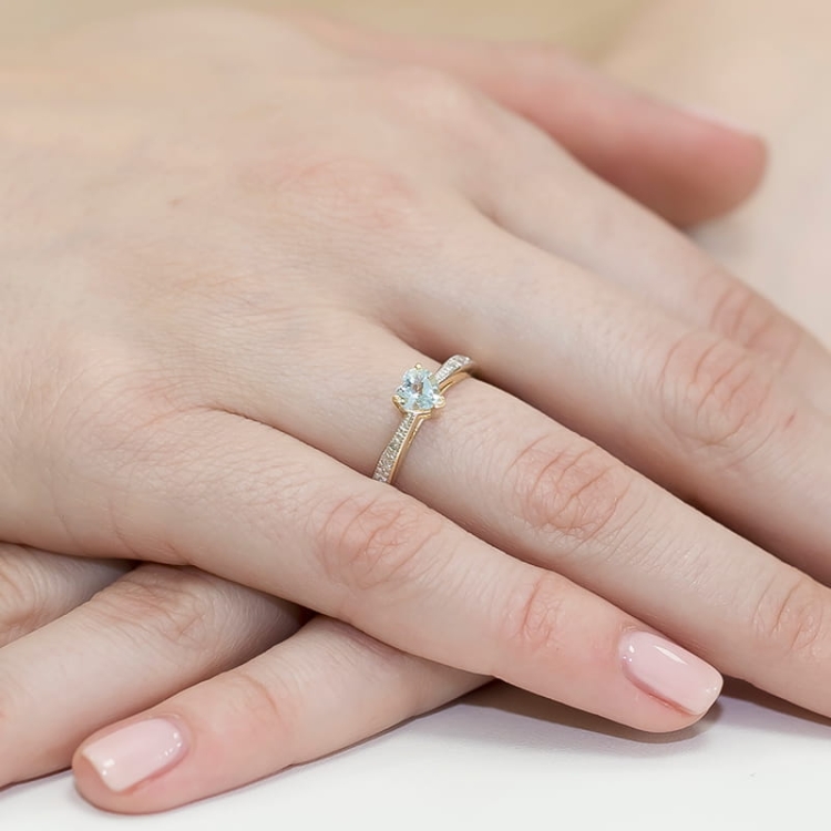 Pierścionek zaręczynowy z żółtego złota z topazem i diamentami 0,03ct Fire Of Love