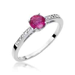 Pierścionek zaręczynowy z białego złota z rubinem i diamentami 0,05ct Fire Of Love