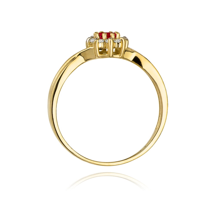 Pierścionek zaręczynowy z żółtego złota z rubinem i diamentami 0,12ct Fire Of Love