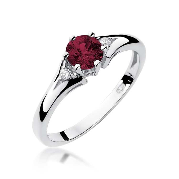 Pierścionek zaręczynowy z białego złota z rubinem i diamentami 0,03ct Fire Of Love