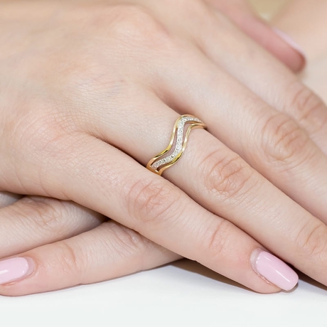 Przejdź do produktu Pierścionek zaręczynowy z żółtego złota z diamentami 0,06ct Fire Of Love 