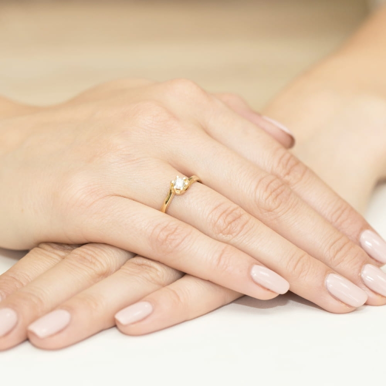 Pierścionek zaręczynowy z żółtego złota z diamentem 0,30ct Fire Of Love
