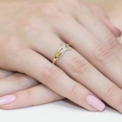 Pierścionek zaręczynowy z żółtego złota z diamentami 0,02ct Fire Of Love