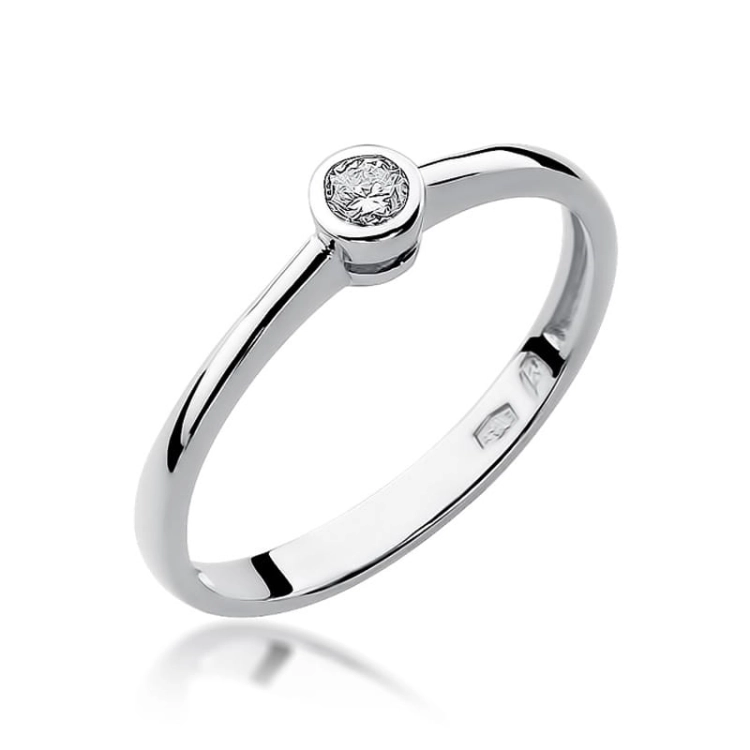 Pierścionek zaręczynowy z białego złota z diamentem 0,10ct Fire Of Love