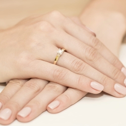 Pierścionek zaręczynowy z żółtego złota z diamentem 0,30ct Fire Of Love