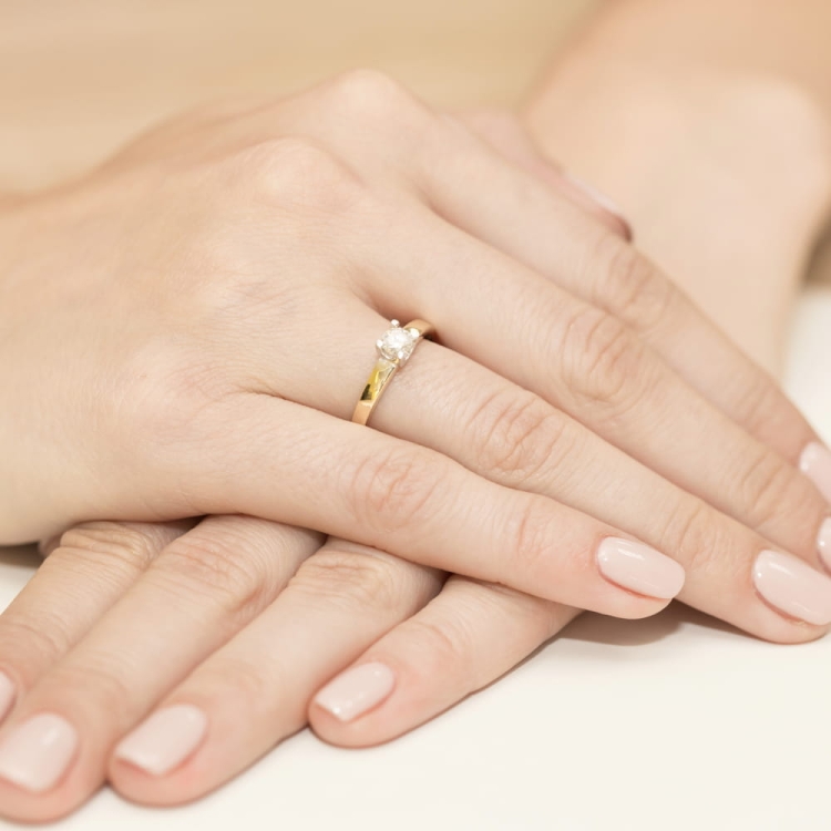 Pierścionek zaręczynowy z żółtego złota z diamentem 0,30ct Fire Of Love