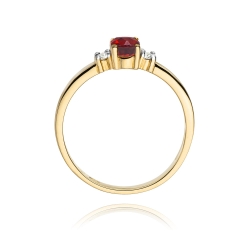 Pierścionek zaręczynowy z żółtego złota z rubinem i diamentami 0,08ct Fire Of Love