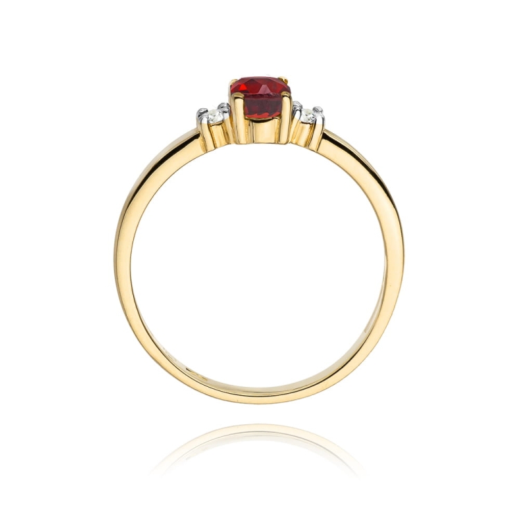 Pierścionek zaręczynowy z żółtego złota z rubinem i diamentami 0,08ct Fire Of Love