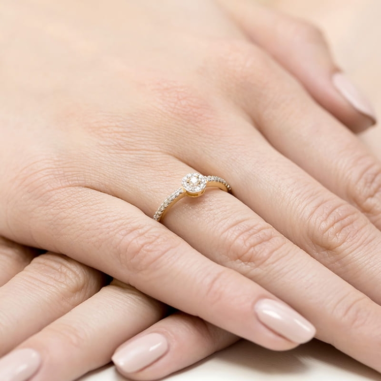 Pierścionek zaręczynowy z żółtego złota z diamentami 0,19ct Fire Of Love