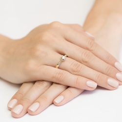 Pierścionek zaręczynowy z żółtego złota z diamentami 0,25ct Fire Of Love