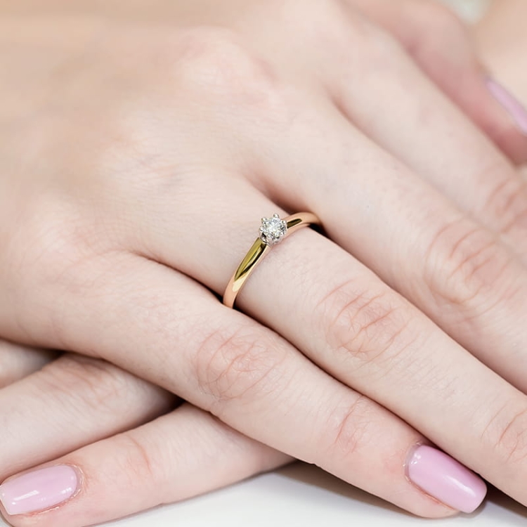 Pierścionek zaręczynowy z żółtego złota z diamentem 0,20ct Fire Of Love