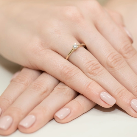 Przejdź do produktu Pierścionek zaręczynowy z żółtego złota z diamentem 0,15ct Fire Of Love