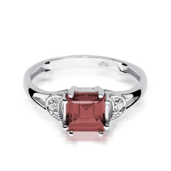 Pierścionek zaręczynowy z białego złota z granatem i diamentami 0,06ct Fire Of Love