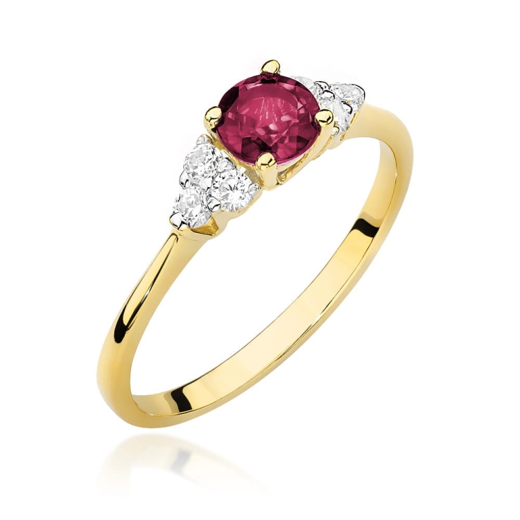 Pierścionek zaręczynowy z żółtego złota z rubinem i diamentami 0,18ct Fire Of Love