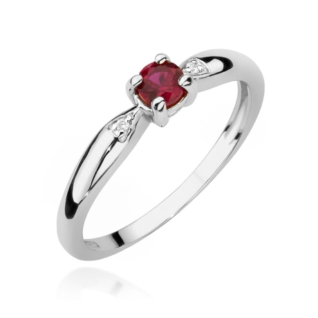 Przejdź do produktu Pierścionek zaręczynowy z białego złota z rubinem i diamentami 0,01ct Fire Of Love 