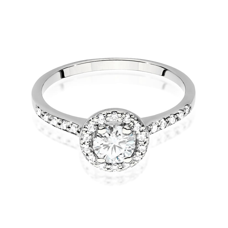 Pierścionek zaręczynowy z białego złota z diamentem 0,50ct i bocznymi diamencikami Fire Of Love