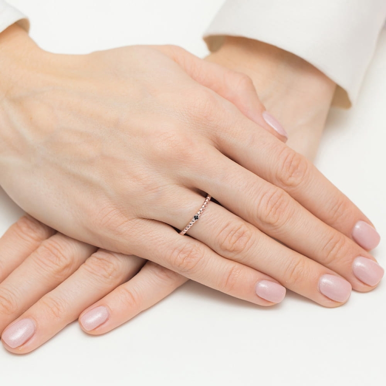 Pierścionek zaręczynowy z różowego złota z czarnym diamentem 0,02ct Fire Of Love