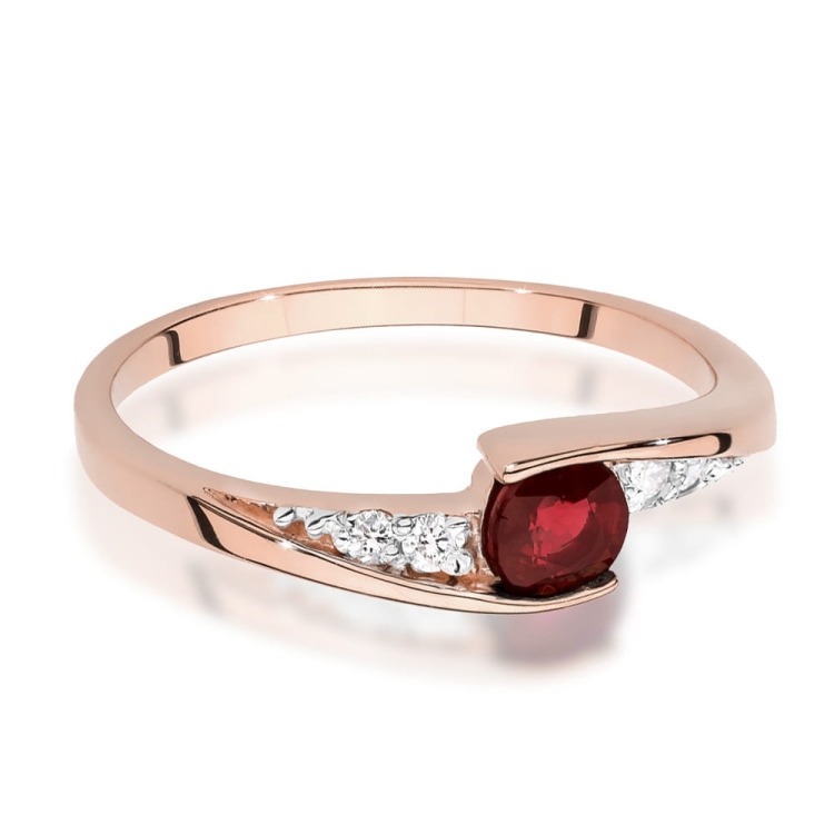 Pierścionek zaręczynowy z różowego złota z rubinem i diamentami 0,06ct Fire Of Love