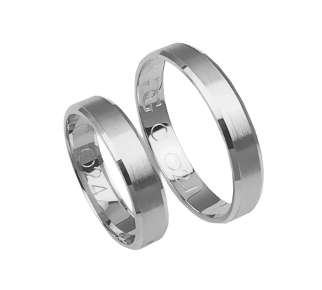 Przejdź do produktu Fazowane obrączki ślubne z białego złota 4mm Classic C024