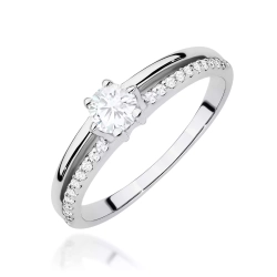 Pierścionek z białego złota, diament laboratoryjny centralny 0,30ct