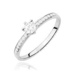 Pierścionek z białego złota, diament laboratoryjny centralny 0,25ct