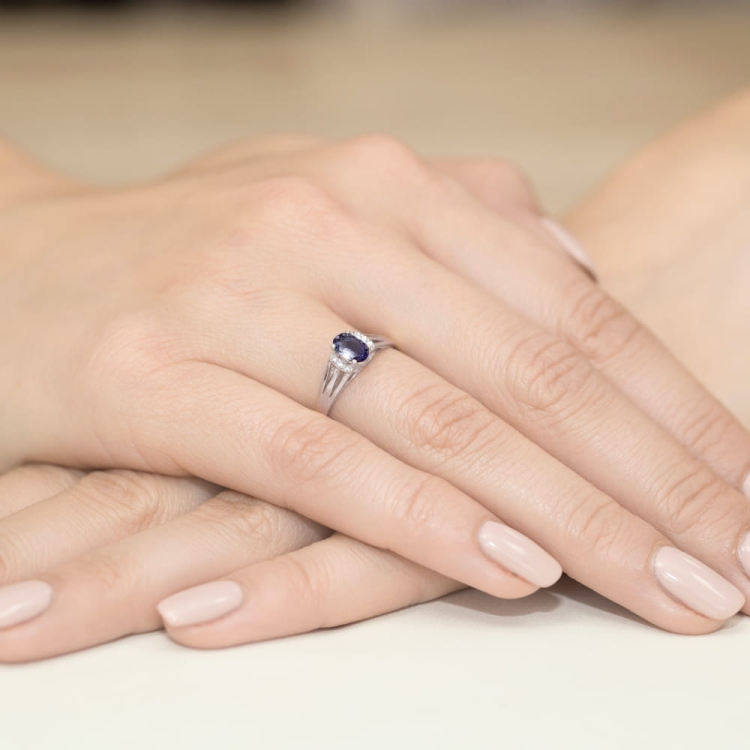 Pierścionek zaręczynowy z białego złota z szafirem i diamentami 0,05ct Fire Of Love