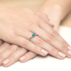 Pierścionek zaręczynowy z białego złota z topazem i diamentami 0,03ct Fire Of Love