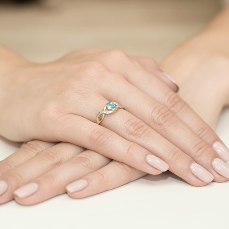 Pierścionek zaręczynowy z żółtego złota z topazem i diamentami 0,05ct Fire Of Love BW-28-topaz