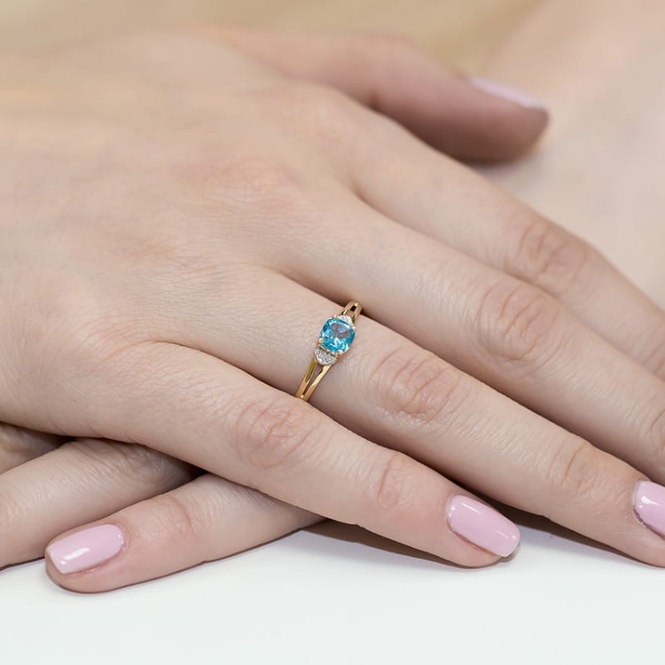 Pierścionek zaręczynowy z żółtego złota z topazem i diamentami 0,01ct Fire Of Love BW-39-topaz
