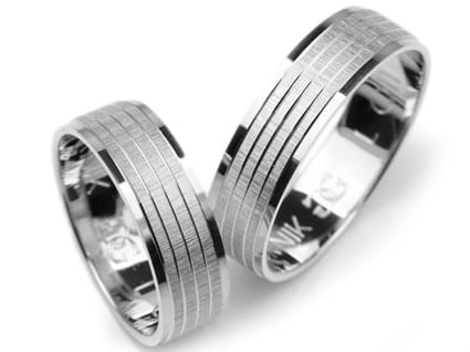 Przejdź do produktu Obrączki ślubne z białego złota płaskie 6mm Lux L011