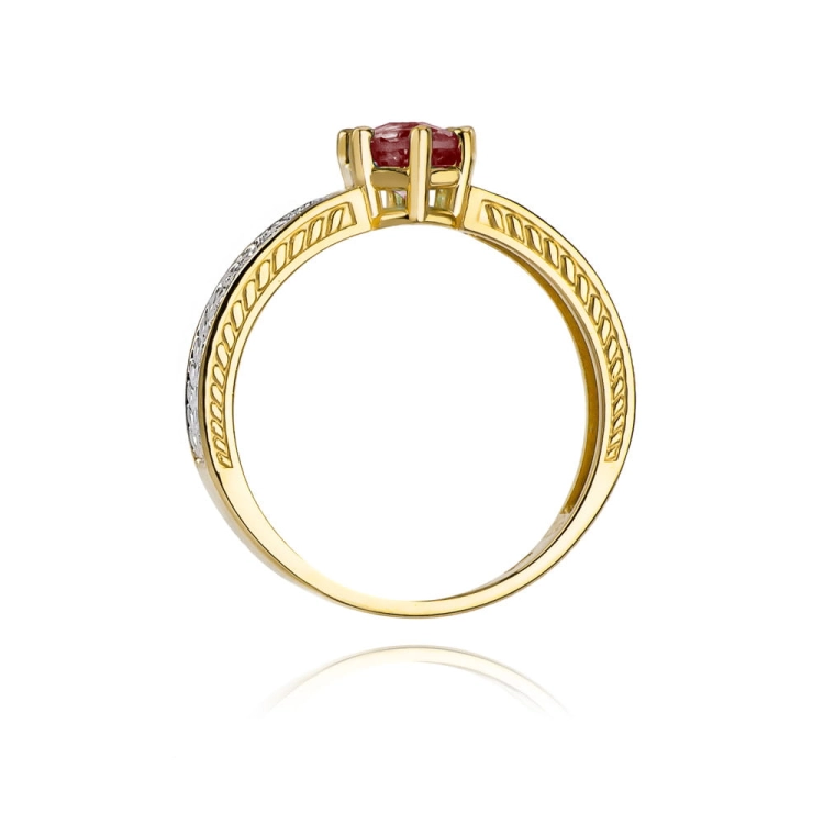 Pierścionek zaręczynowy z żółtego złota z rubinem i diamentami 0,08ct Fire Of Love BW-75-rubin