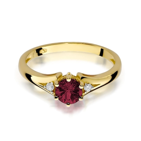 Przejdź do produktu Pierścionek zaręczynowy z żółtego złota z rubinem i diamentami 0,03ct Fire Of Love