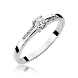 Pierścionek zaręczynowy z białego złota z diamentami 0,19ct Fire Of Love BW-258-b