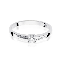 Pierścionek zaręczynowy z białego złota z diamentami 0,19ct Fire Of Love BW-258-b