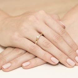 Pierścionek zaręczynowy z żółtego złota z diamentem 0,20ct Fire Of Love BW-292