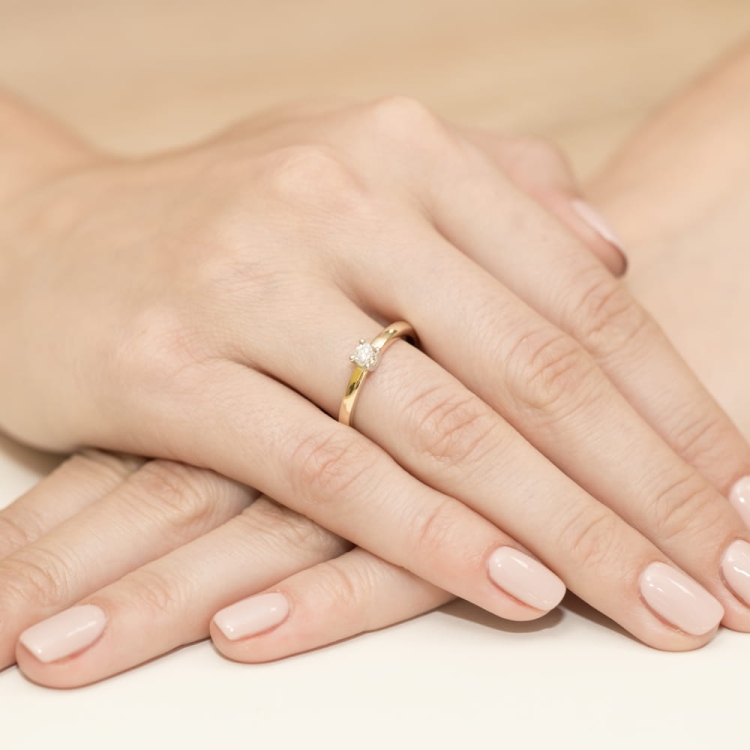 Pierścionek zaręczynowy z żółtego złota z diamentem 0,20ct Fire Of Love BW-292
