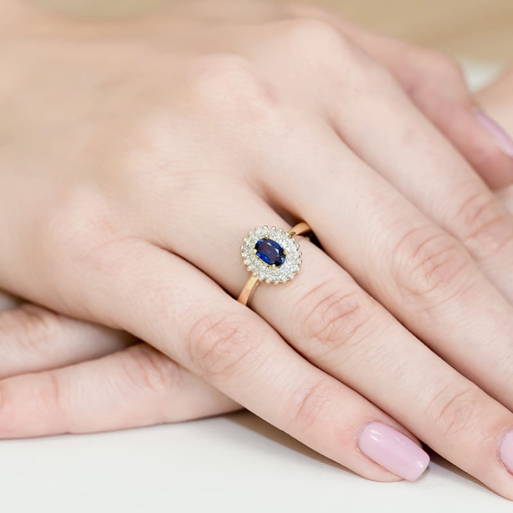 Pierścionek zaręczynowy z żółtego złota z szafirem i diamentami 0,19ct Fire Of Love  BW-303-szafir