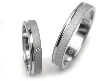Obrączki ślubne z białego złota płaskie z cyrkonią 4mm Estetic E003-b