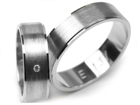 Przejdź do produktu Obrączki ślubne z białego złota płaskie z cyrkonią 6mm Estetic