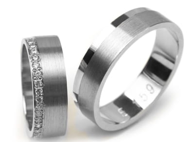 Obrączki ślubne z białego złota płaskie z cyrkoniami 6mm Estetic E159-b
